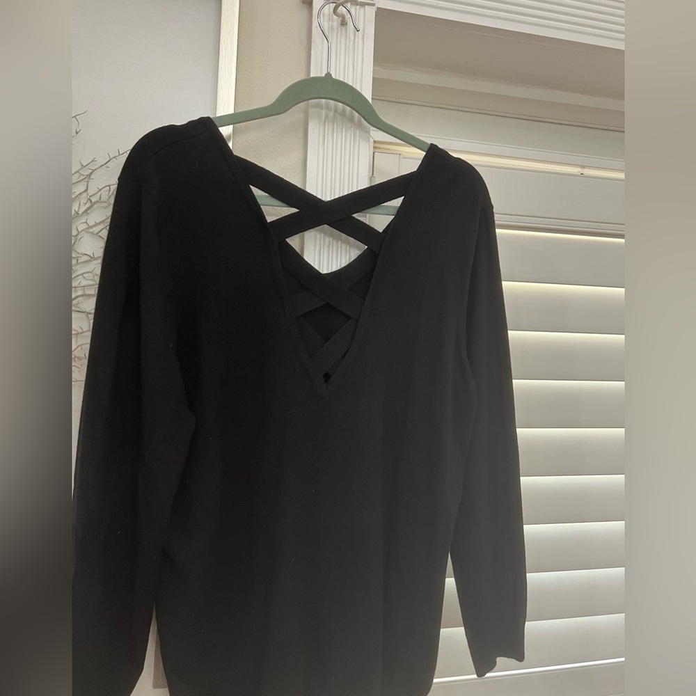 Black Crisscross Back Sweater, Love Ellie,XXL.
